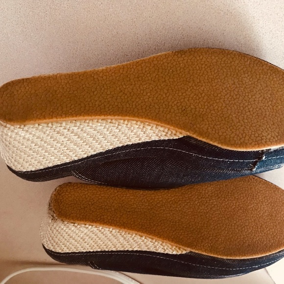 Women’s denim wedge told is summer shoes - Picture 4 of 5